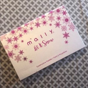 Mally Let it Snow Eyeshadow Palette